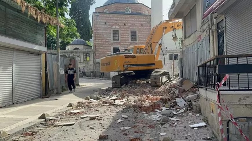 Üsküdar'da Kentsel Dönüşüm Evler Hasar Gördü, Bina Mühürlendi!