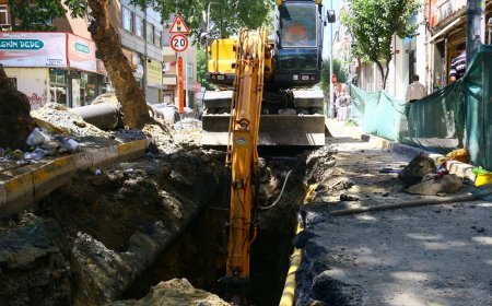 Yollar Neden Bozuluyor? CNN Türk Muhabiri Ceren Meriç, Kentsel Dönüşüm Uzmanı Cevdet Şentürk ile Bu Sorunun Cevabını Aradı.